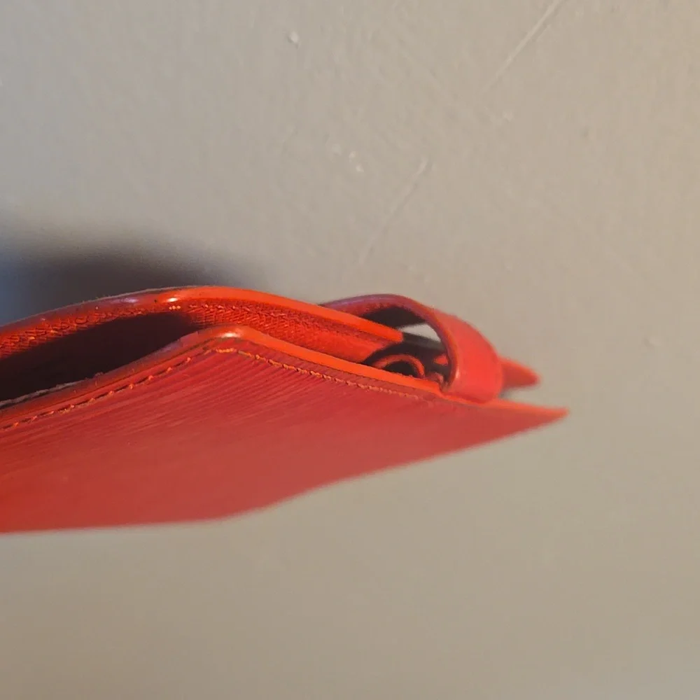 Louis Vuitton chic scarlet